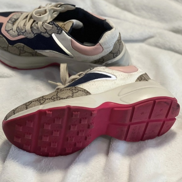 Gucci Pink and Beige Logo Sneakers - Picture 3 of 9